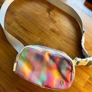 lululemon tie dye belt bag